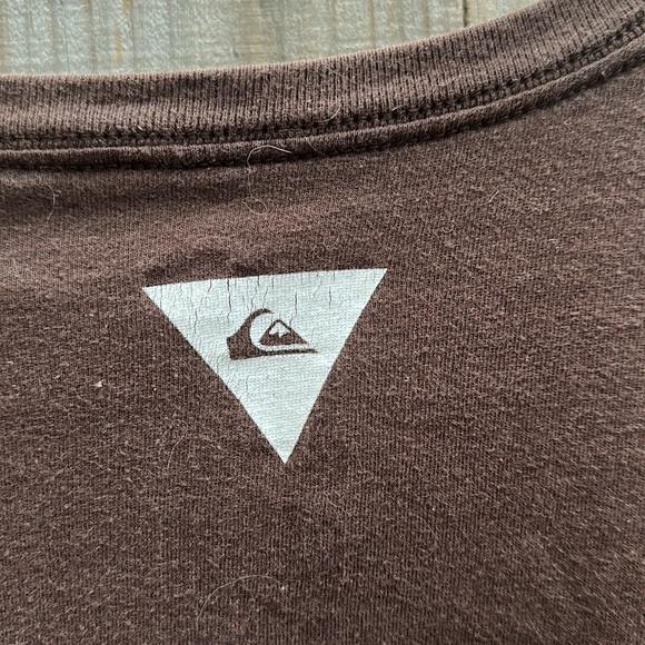 Y2K Quiksilver Brown Tee with Geometric Graphic Size Large - Picture 4 of 8